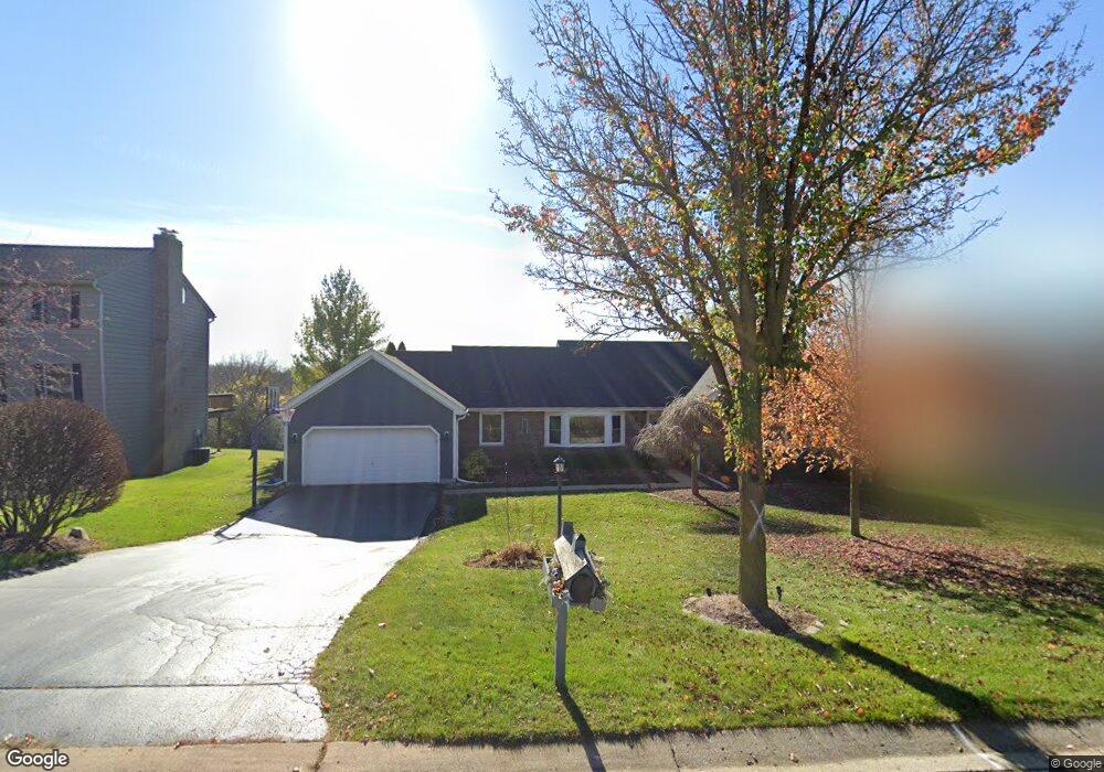 1375 Spring Hill Dr, Algonquin, IL 60102 - photo 1