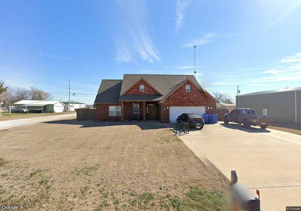 511 NW 5th St, Cache, OK 73527 - photo 1