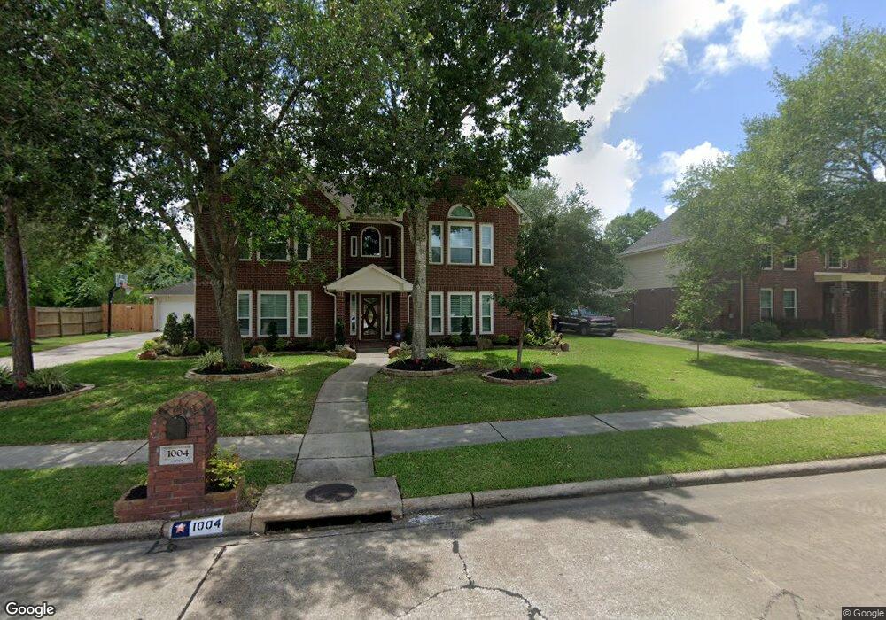 1004 Applewood Dr, Friendswood, TX 77546 - photo 1