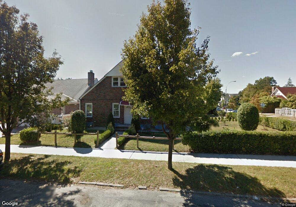 9002 195th St, Jamaica, NY 11423 - photo 1