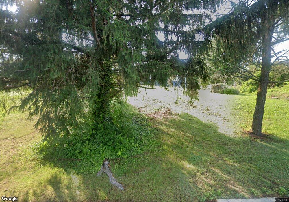 709 N Greenbrier Dr, Orange, CT 06477 - photo 1