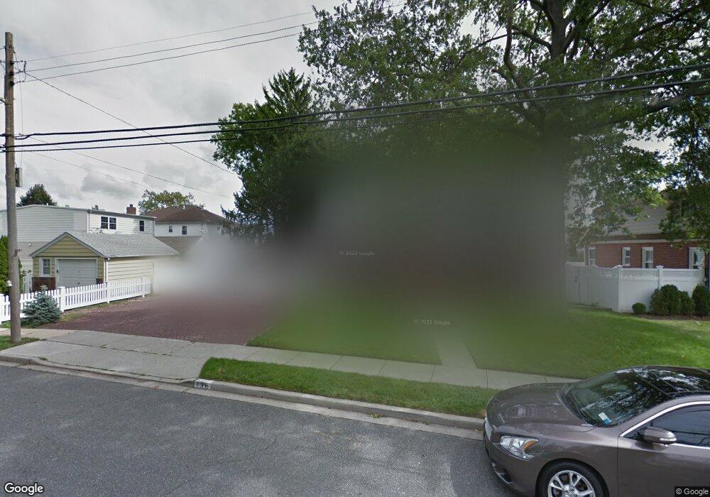 136 Roxbury Rd, Franklin Square, NY 11010 - photo 1