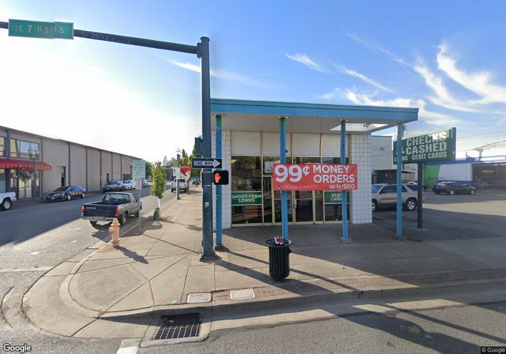 412 SE 7th St, Grants Pass, OR 97526 - photo 1