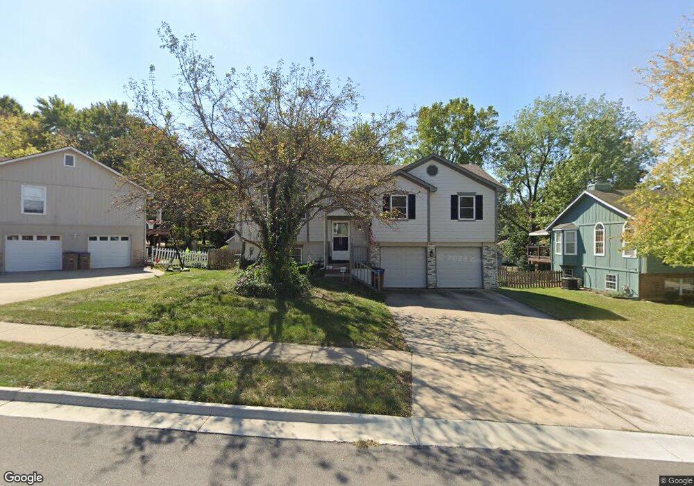 203 W Calico Dr, Raymore, MO 64083 - photo 1