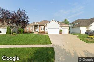 355 Phaeton Dr, Robins, IA 52328
