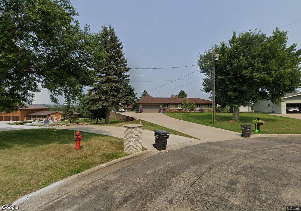 1305 6th Ave SW, Jamestown, ND 58401 - photo 1