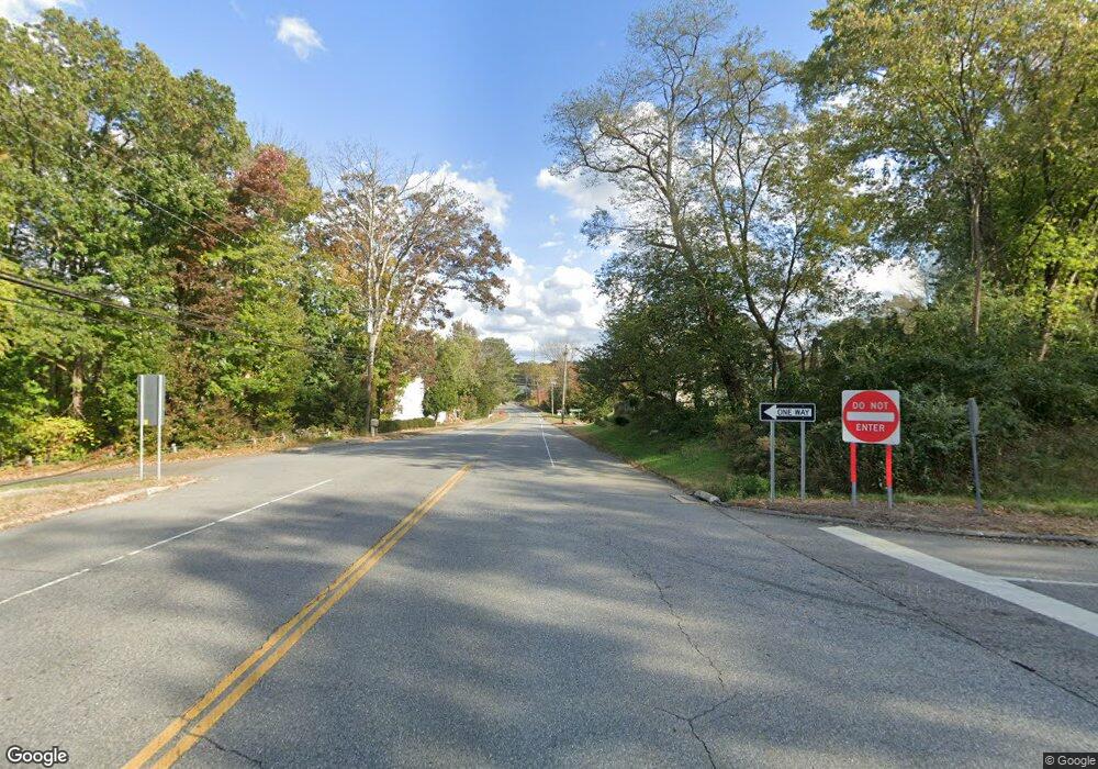 69 W Elm St, Deep River, CT 06417 - photo 1