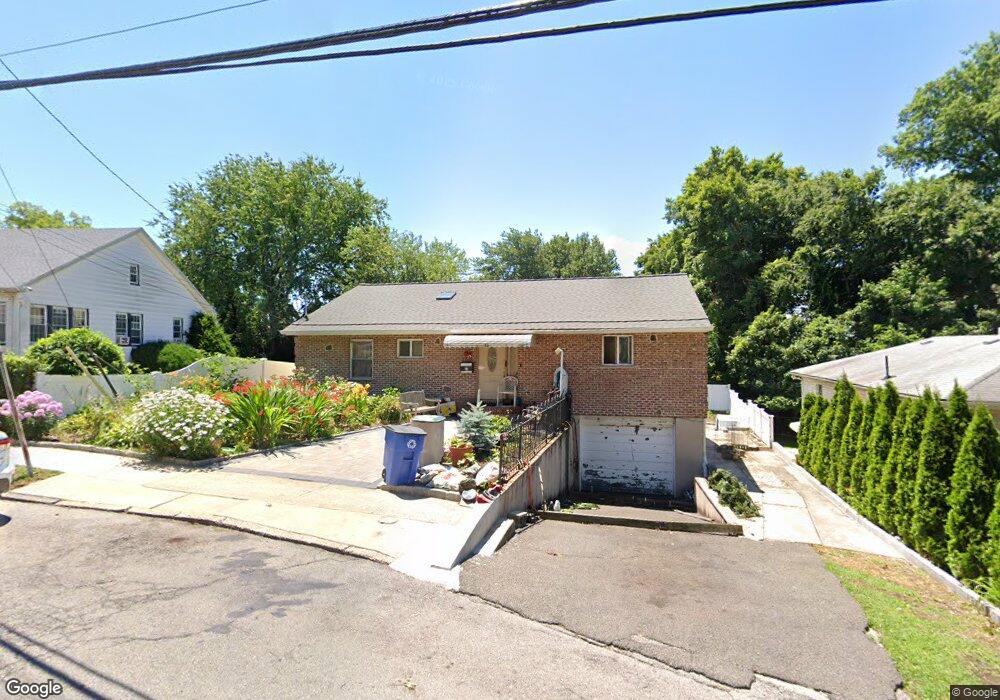 90 Sweetfield Cir, Yonkers, NY 10704 - photo 1