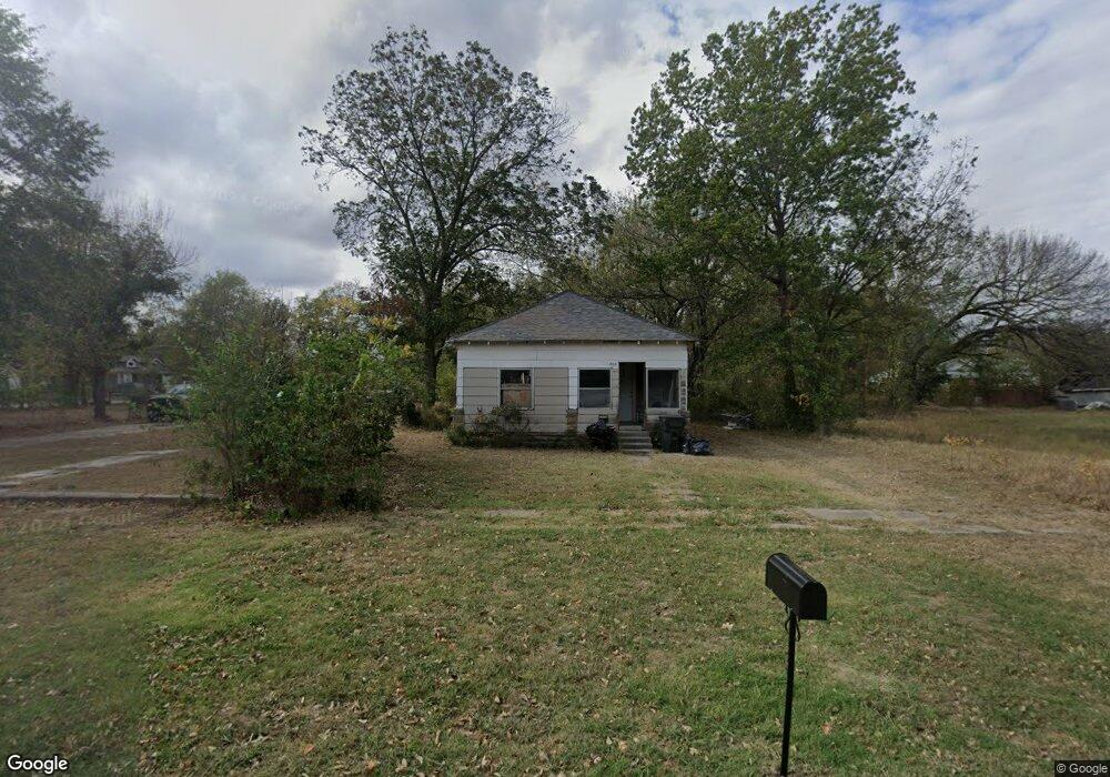 908 N Alabama Ave, Okmulgee, OK 74447 - photo 1