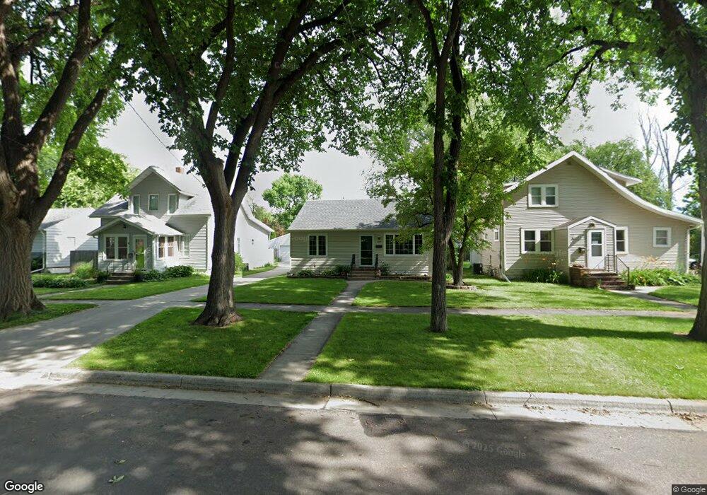 1439 10th Ave S, Fargo, ND 58103 - photo 1