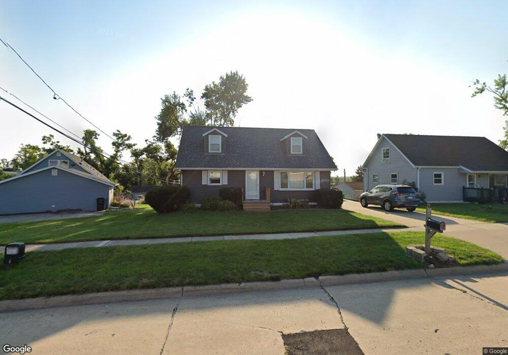 3113 Clover Dr SW, Cedar Rapids, IA 52404 - photo 1