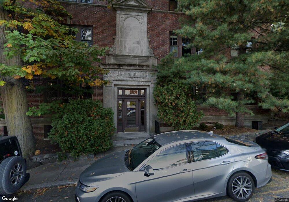 10 Lanark Rd unit 3, Brookline, MA 02445 - photo 1