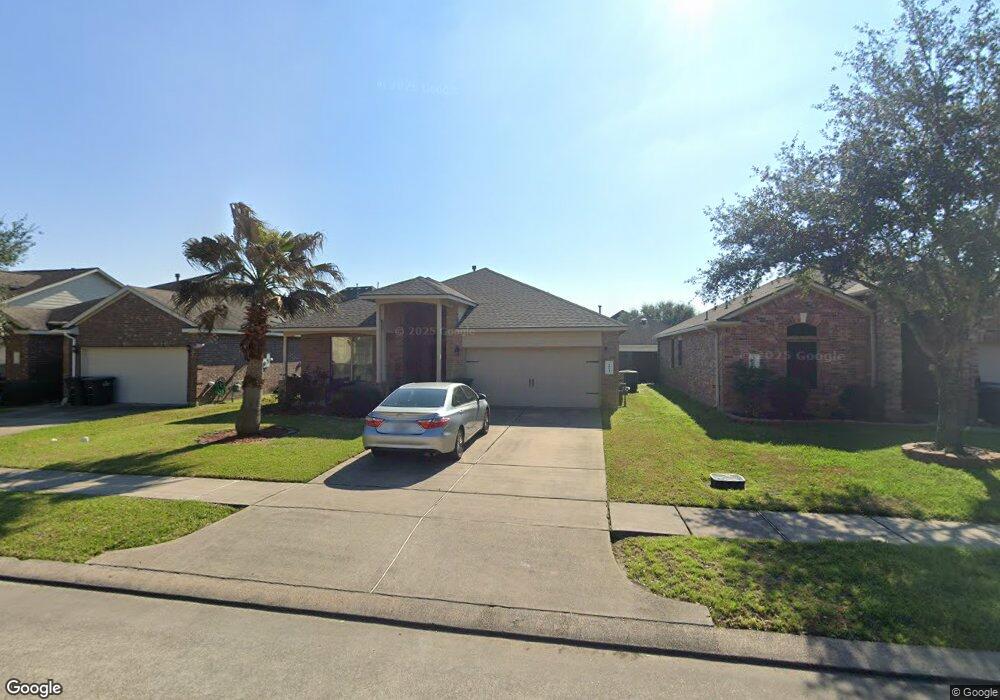 1024 Luke Dr, Alvin, TX 77511 - photo 1