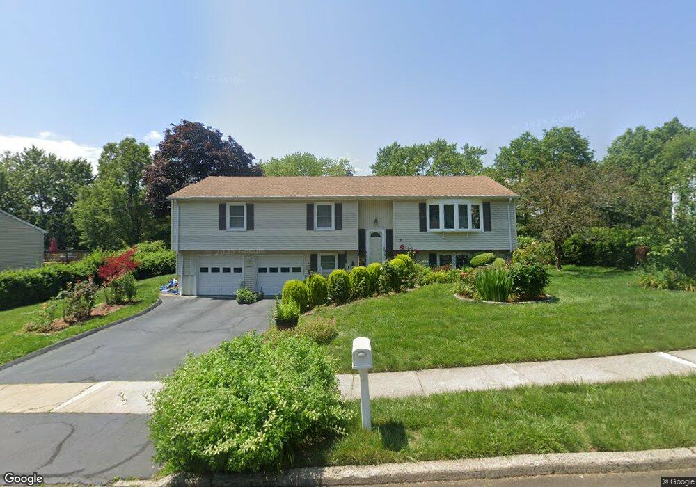 7 Middlefield Rd, West Haven, CT 06516 - photo 1