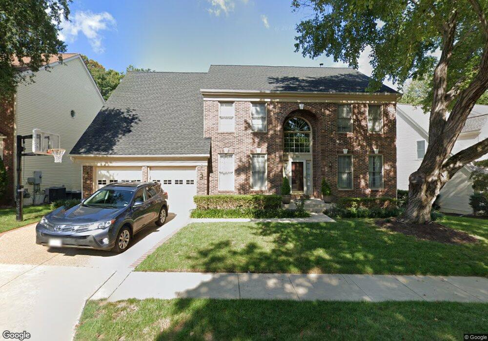 7608 Davis Field Ln, Springfield, VA 22153 - photo 1