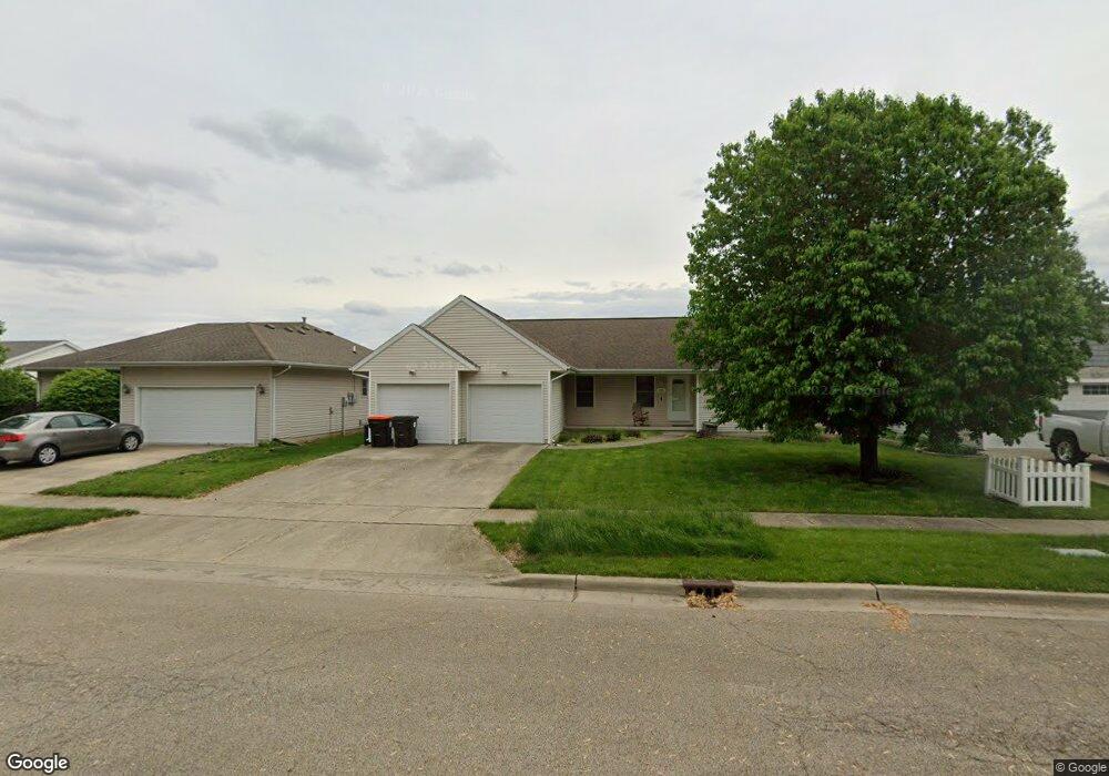 918 N Sherman St, Lincoln, IL 62656 - photo 1