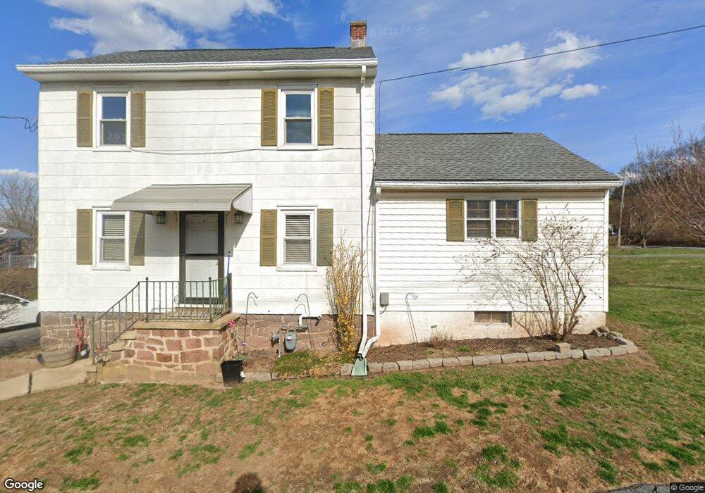 740 Mountain View Rd, Reading, PA 19607 - photo 1