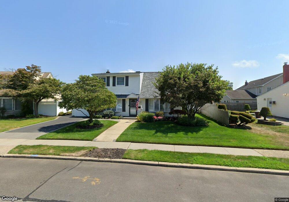 304 Herbert Place, Bethpage, NY 11714 - photo 1