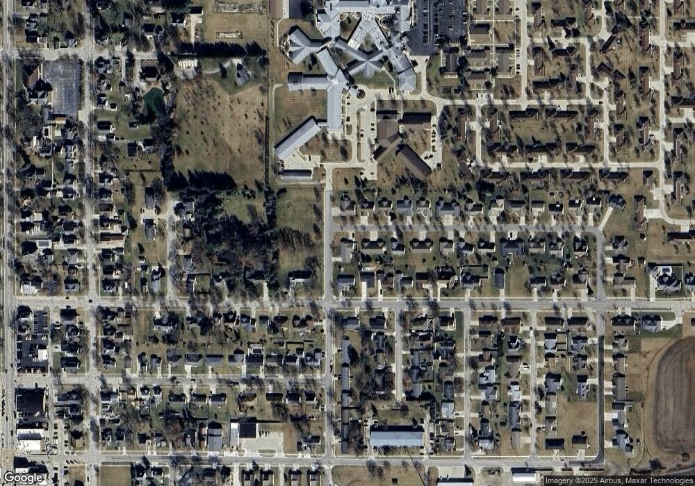 401 Clover Ln, Archbold, OH 43502 - photo 1