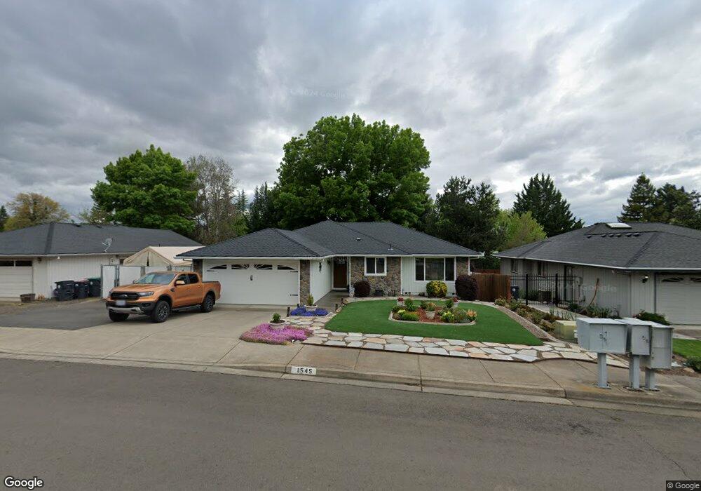 1545 N Modoc Ave, Medford, OR 97504 - photo 1