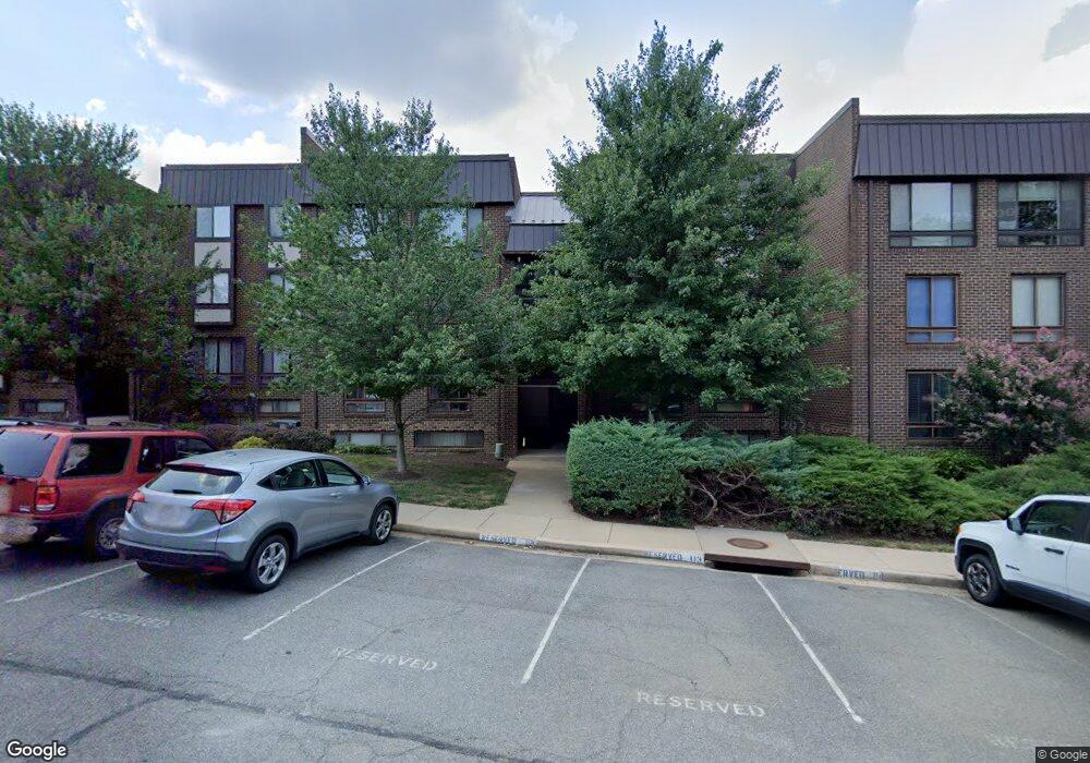 122 Roberts Ln unit 301, Alexandria, VA 22314 - photo 1