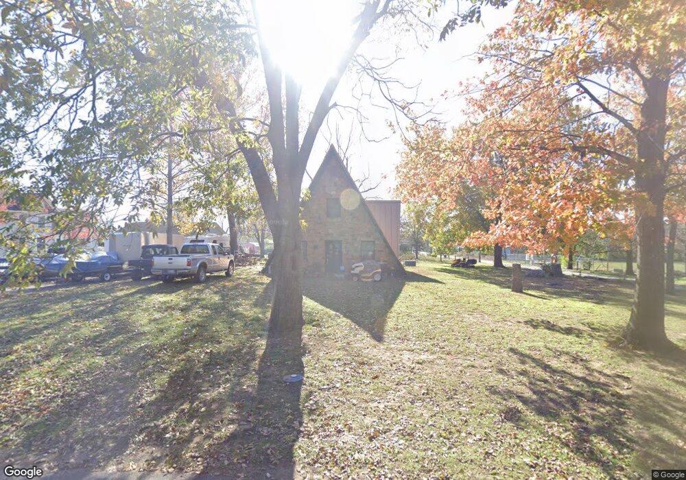 1011 W Moore St, Henryetta, OK 74437 - photo 1