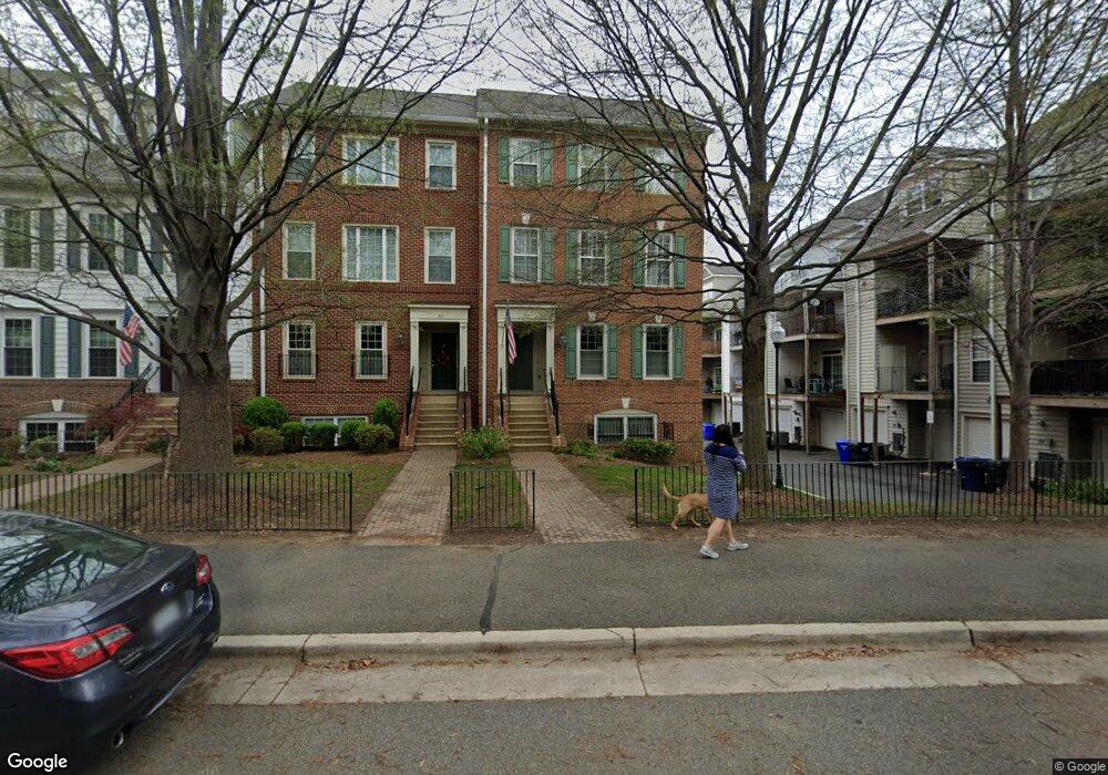 715 Massey Ln unit 114, Alexandria, VA 22314 - photo 1