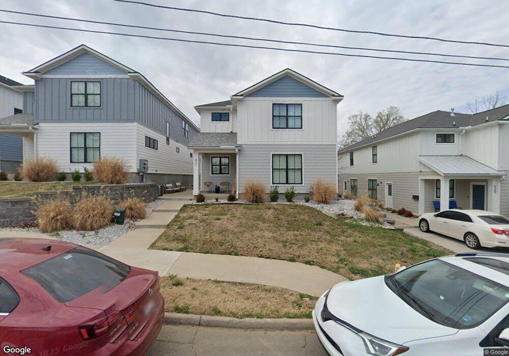 921 N Oakland Ave, Fayetteville, AR 72701 - photo 1