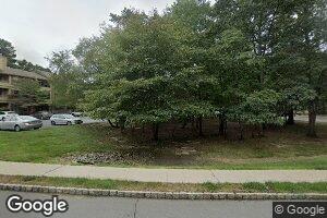 2812 Ridgefield Ct, Helmetta, NJ 08828