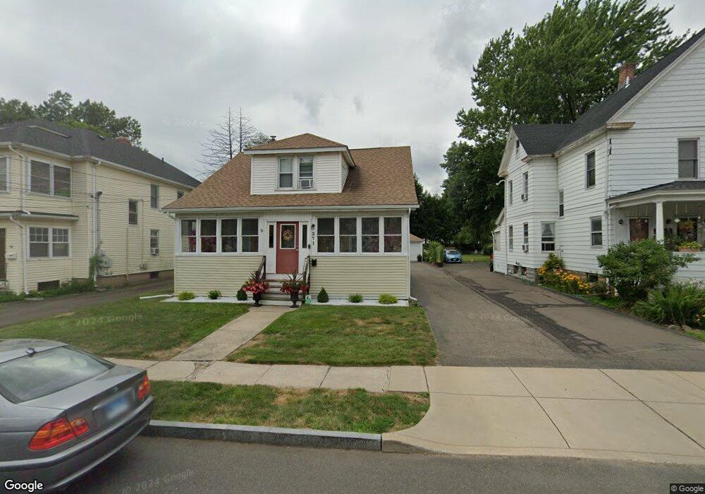 271 Whiting Ln, West Hartford, CT 06119 - photo 1