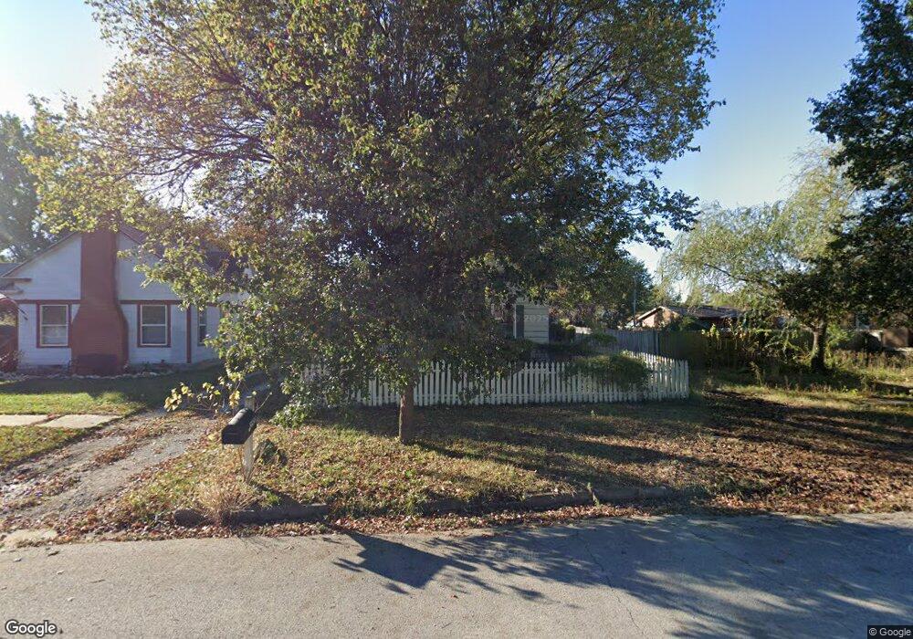 2520 Corning Ave, Parsons, KS 67357 - photo 1