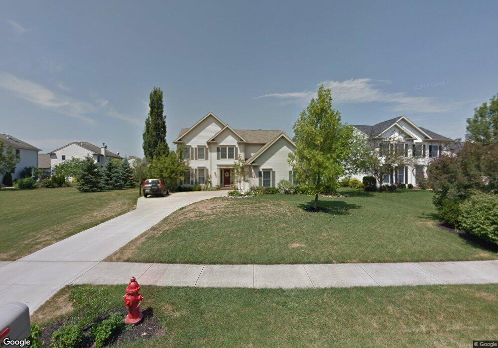 8712 Forest View Dr, Olmsted Falls, OH 44138 - photo 1