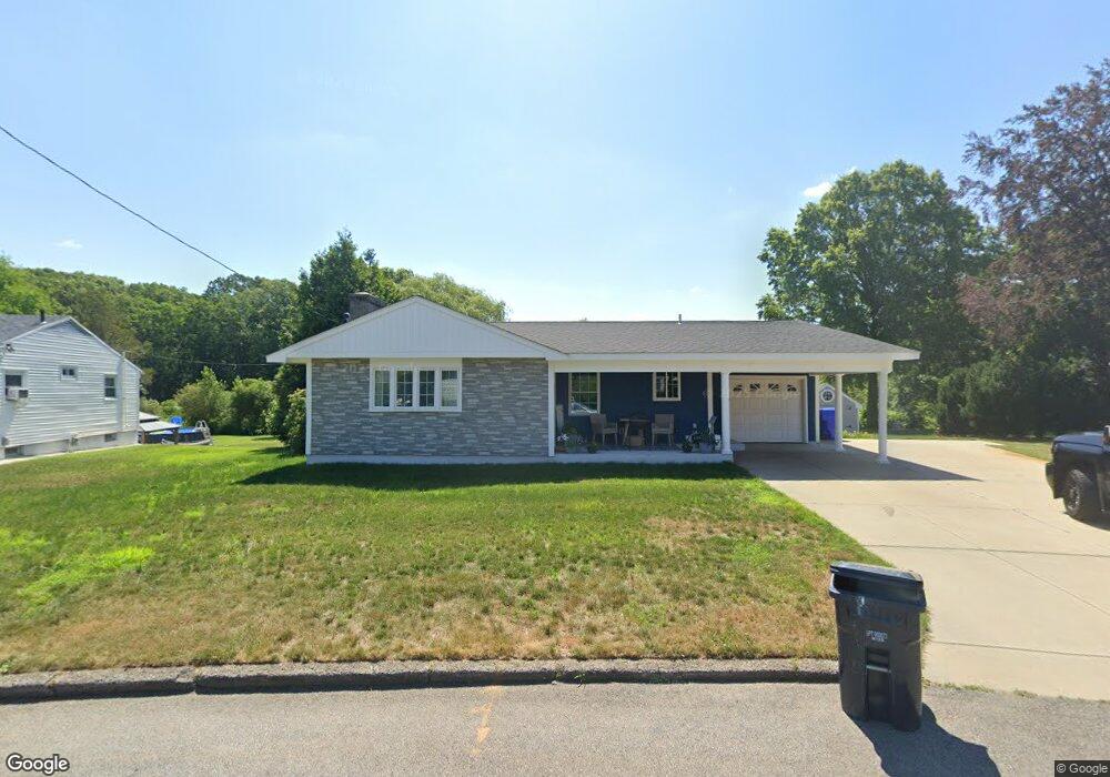 196 Crest Dr, Pawtucket, RI 02861 - photo 1