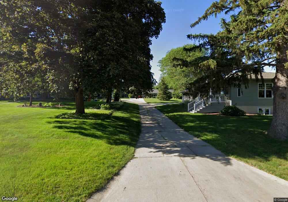 1605 W 12th St, Cedar Falls, IA 50613 - photo 1