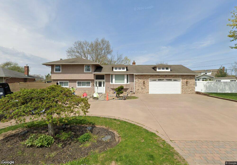 46 Ruth Blvd, ComMacK, NY 11725 - photo 1