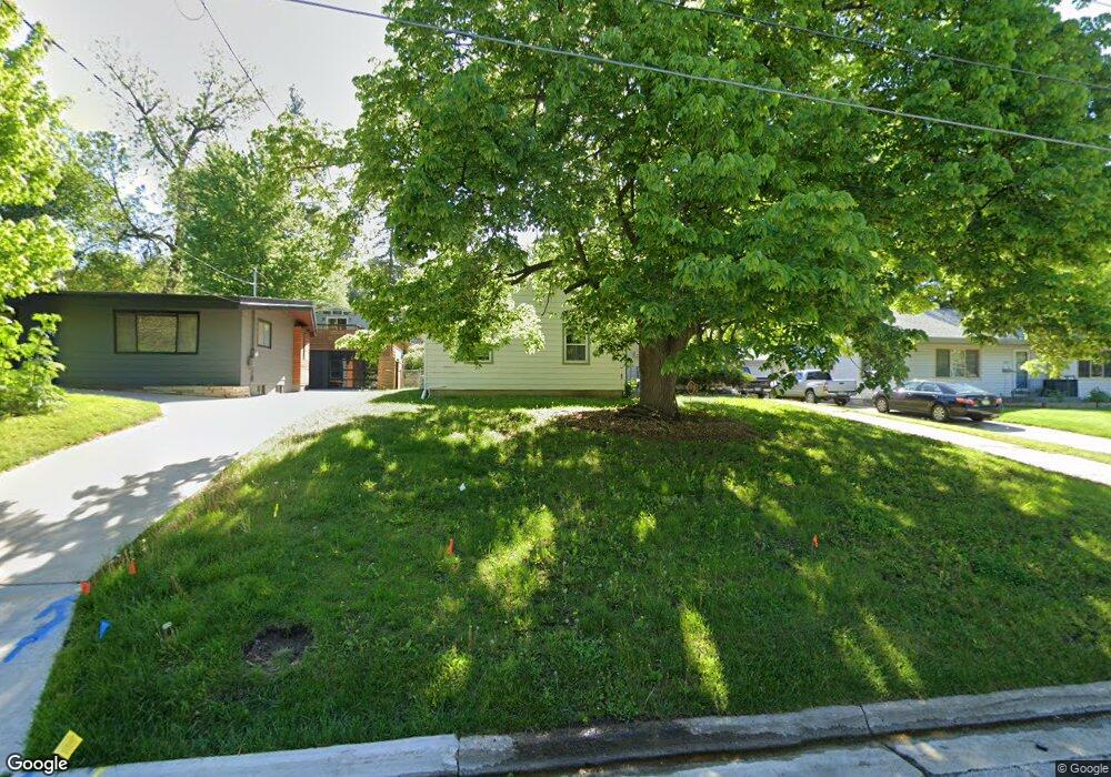 1353 Cummins Pkwy, Des Moines, IA 50311 - photo 1