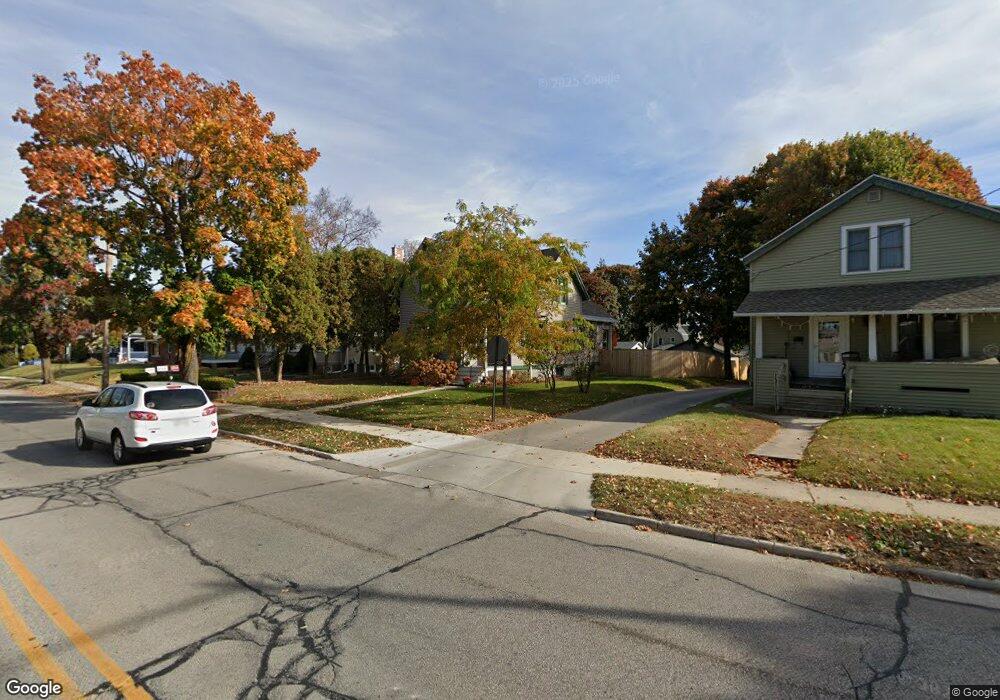 827 N 8th St, Manitowoc, WI 54220 - photo 1