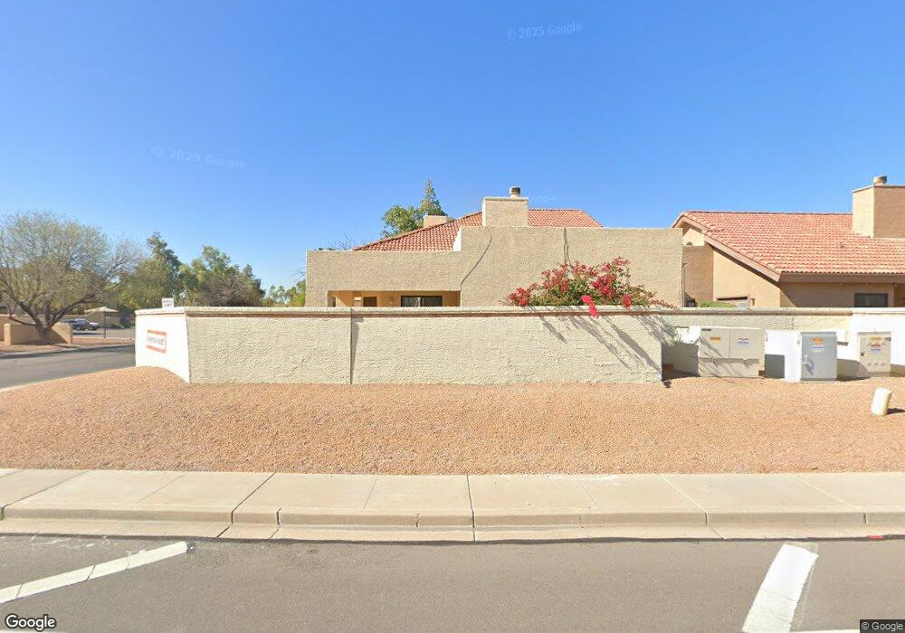 568 N Fountain Cir, Chandler, AZ 85226 - photo 1