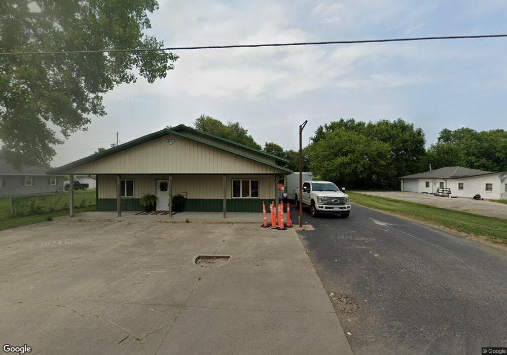 420 Richmond Ave, Mattoon, IL 61938 - photo 1