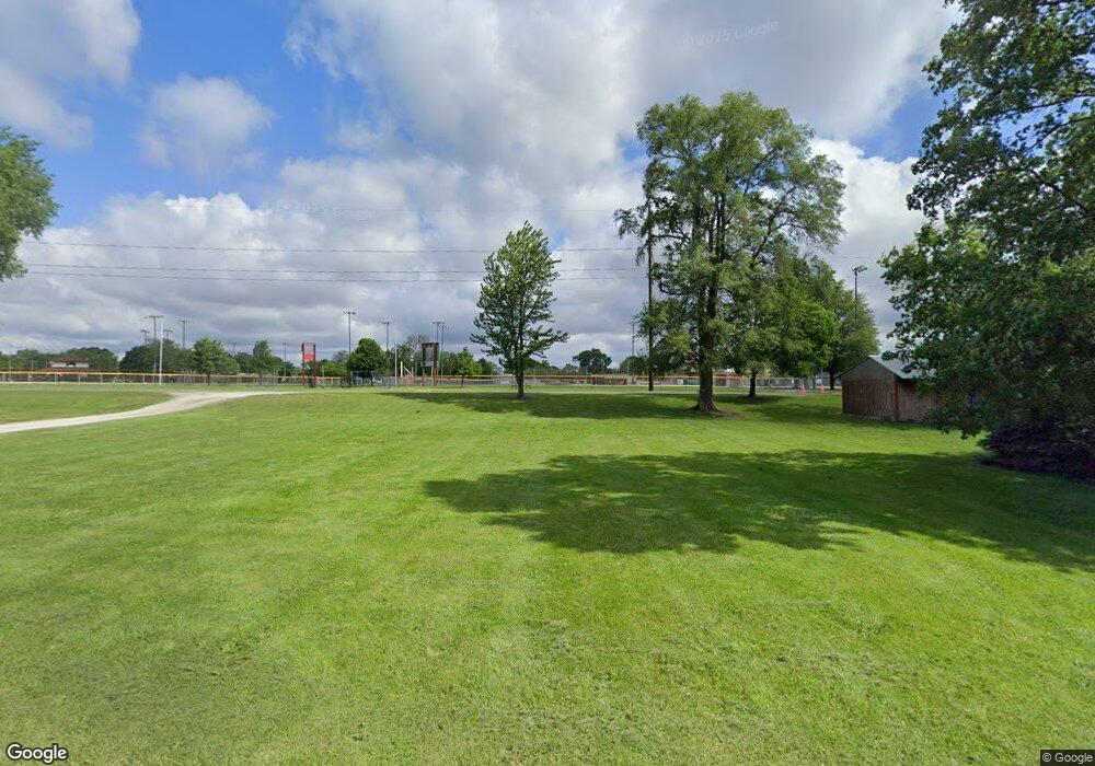 710-16 Richmond Ave, Mattoon, IL 61938 - photo 1