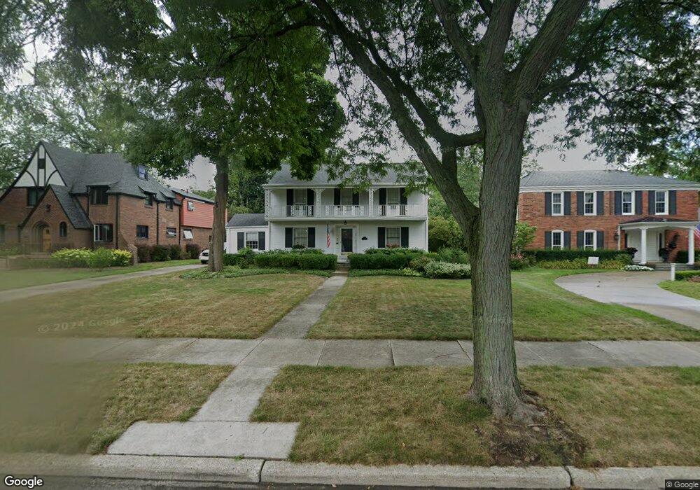 616 Lakepointe St, Grosse Pointe Park, MI 48230 - photo 1