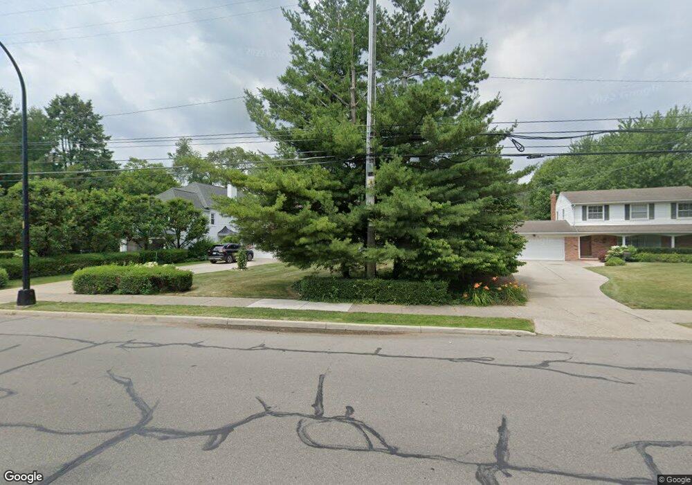 281 Grosse Pointe Blvd, Grosse Pointe Farms, MI 48236 - photo 1