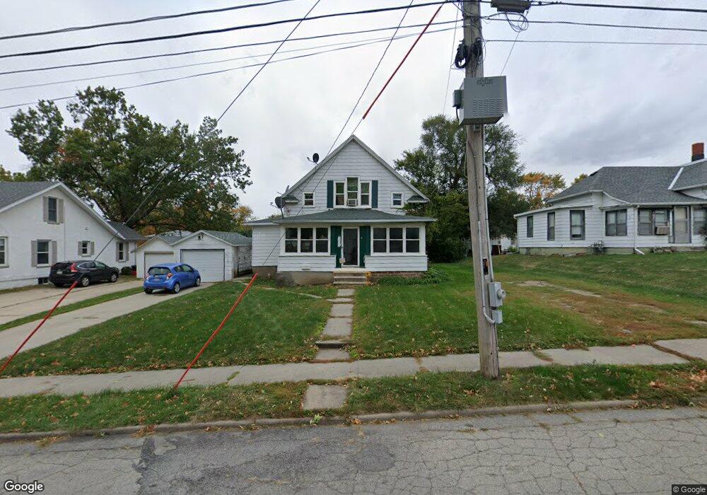 209 W 9th St S, Newton, IA 50208 - photo 1