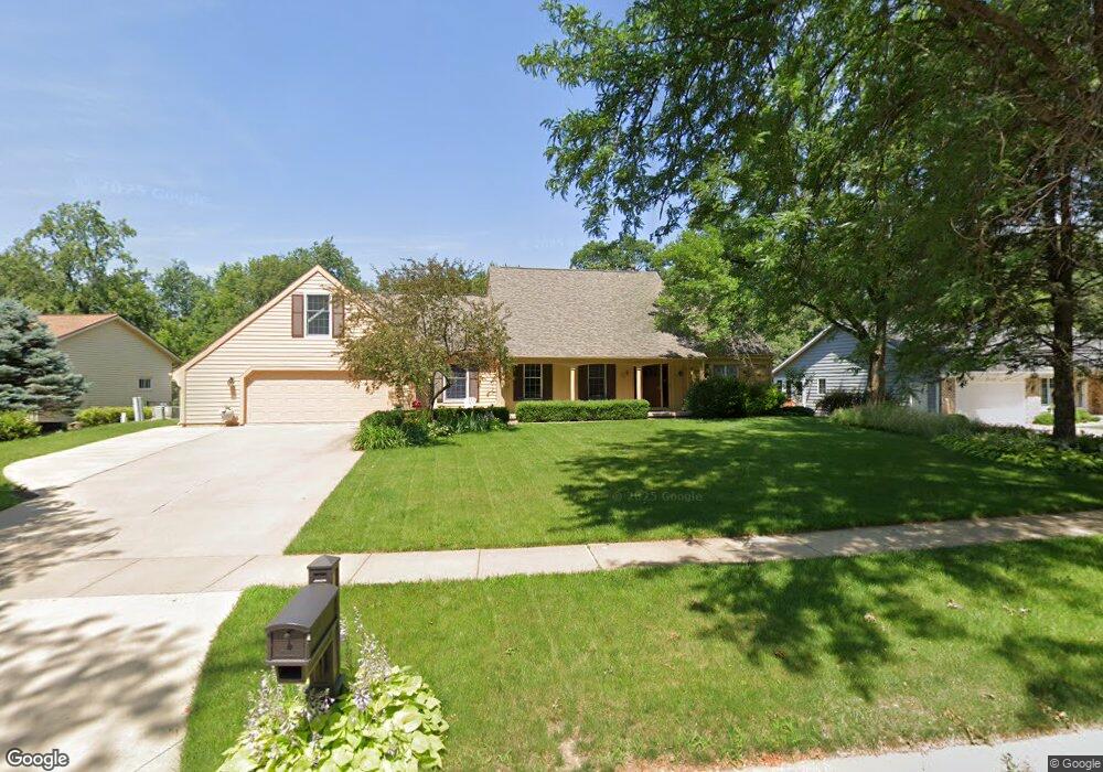 3605 Heatheridge Dr NE, Cedar Rapids, IA 52402 - photo 1