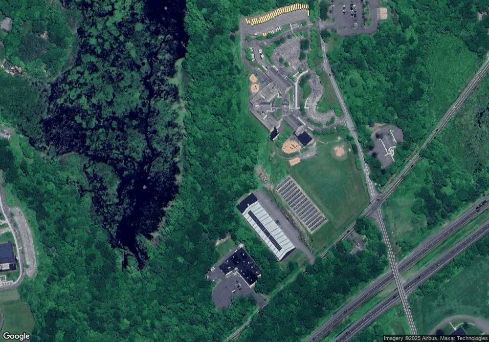 111 Periwinkle Dr, Middlebury, CT 06762 - photo 1