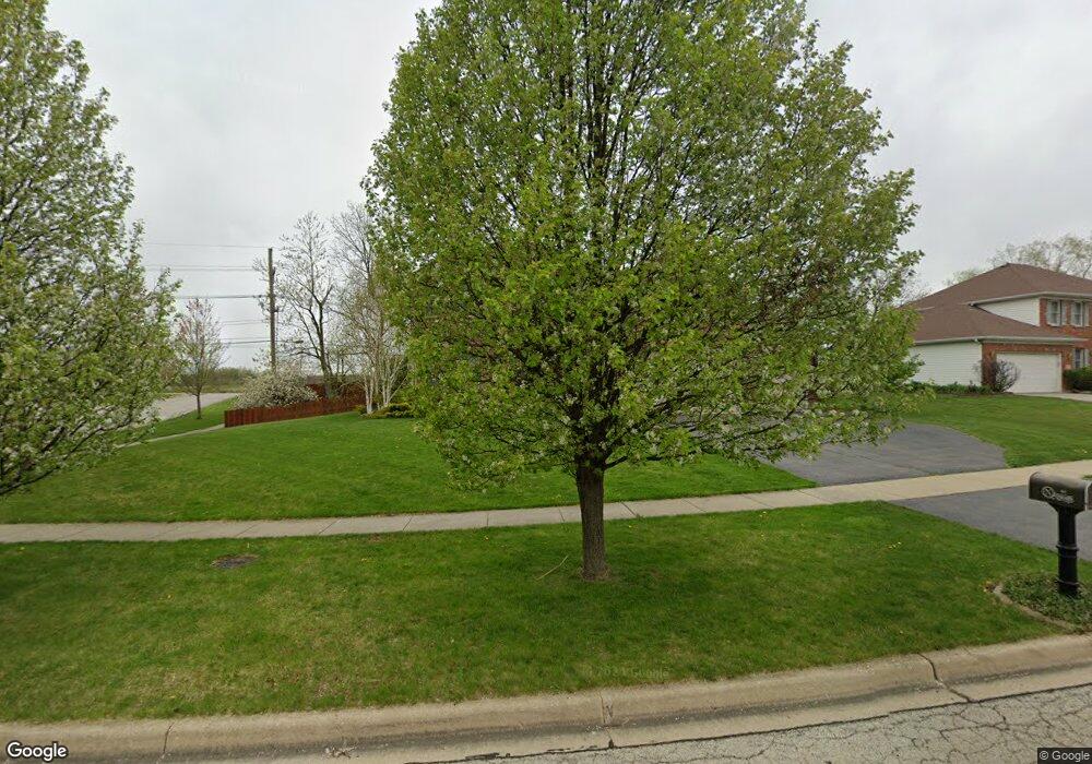 401 Grove Ct, Batavia, IL 60510 - photo 1