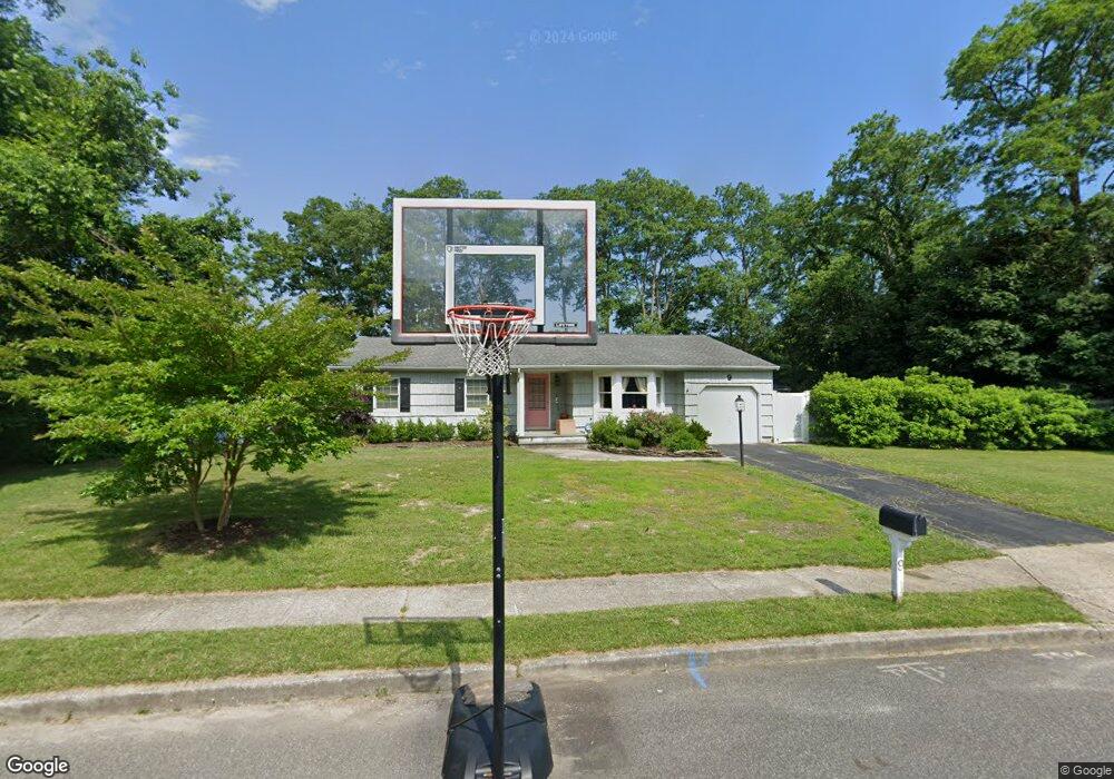 9 Glenwood Ct, Bayport, NY 11705 - photo 1