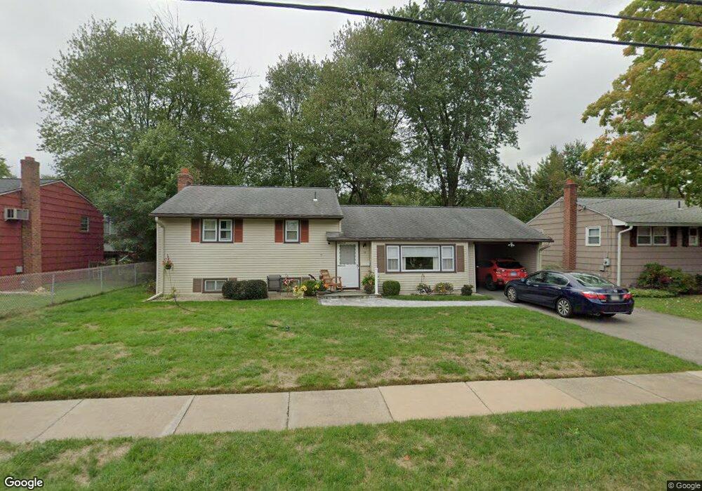 19 Kimberly Rd, West Hartford, CT 06107 - photo 1