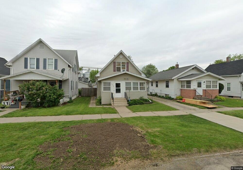 1018 9th St SW, Cedar Rapids, IA 52404 - photo 1