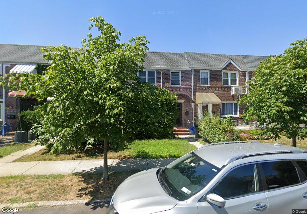 7532 169th St, Fresh Meadows, NY 11366 - photo 1